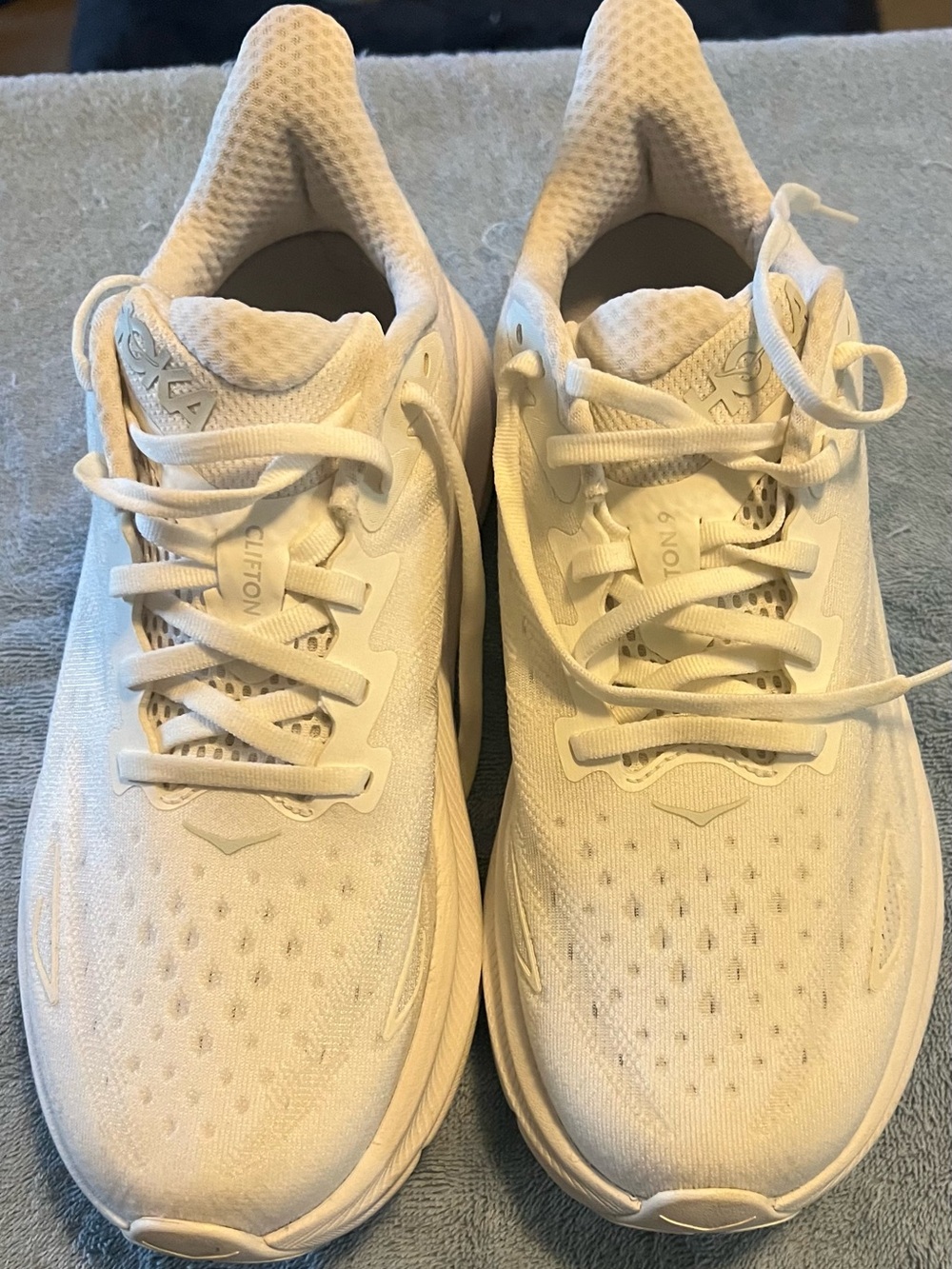 Hoka WoMen's Clifton Athletic Running Shoes in White Size 9D